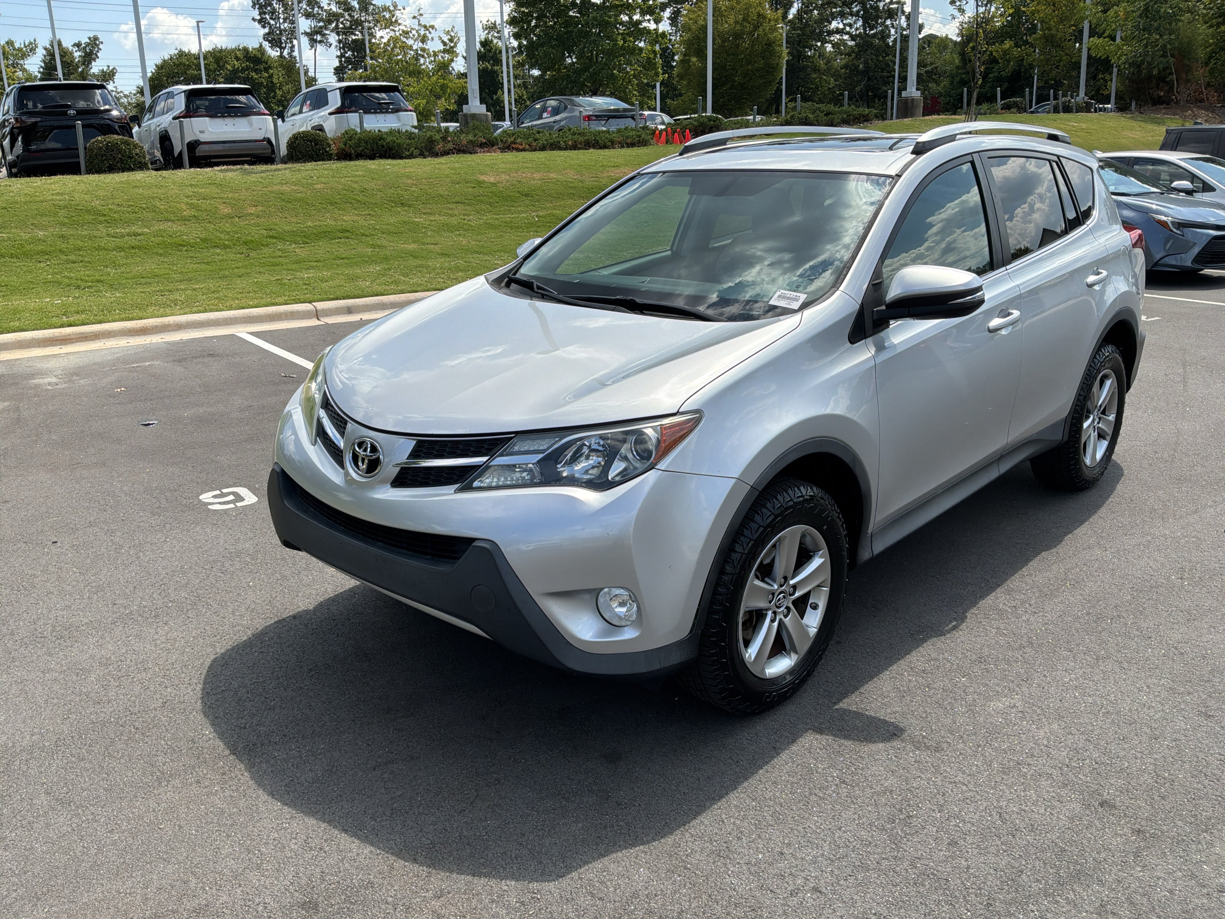 Used 2015 Toyota RAV4 XLE FWD image 5