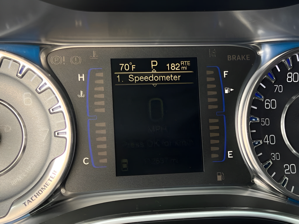 Used 2017 Chrysler 200 Limited Platinum FWD image 40