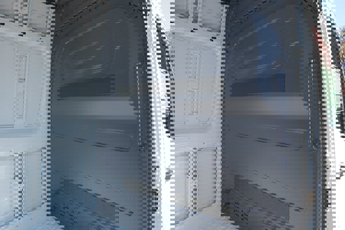 Used 2025 Mercedes-Benz Sprinter 2500 image 28