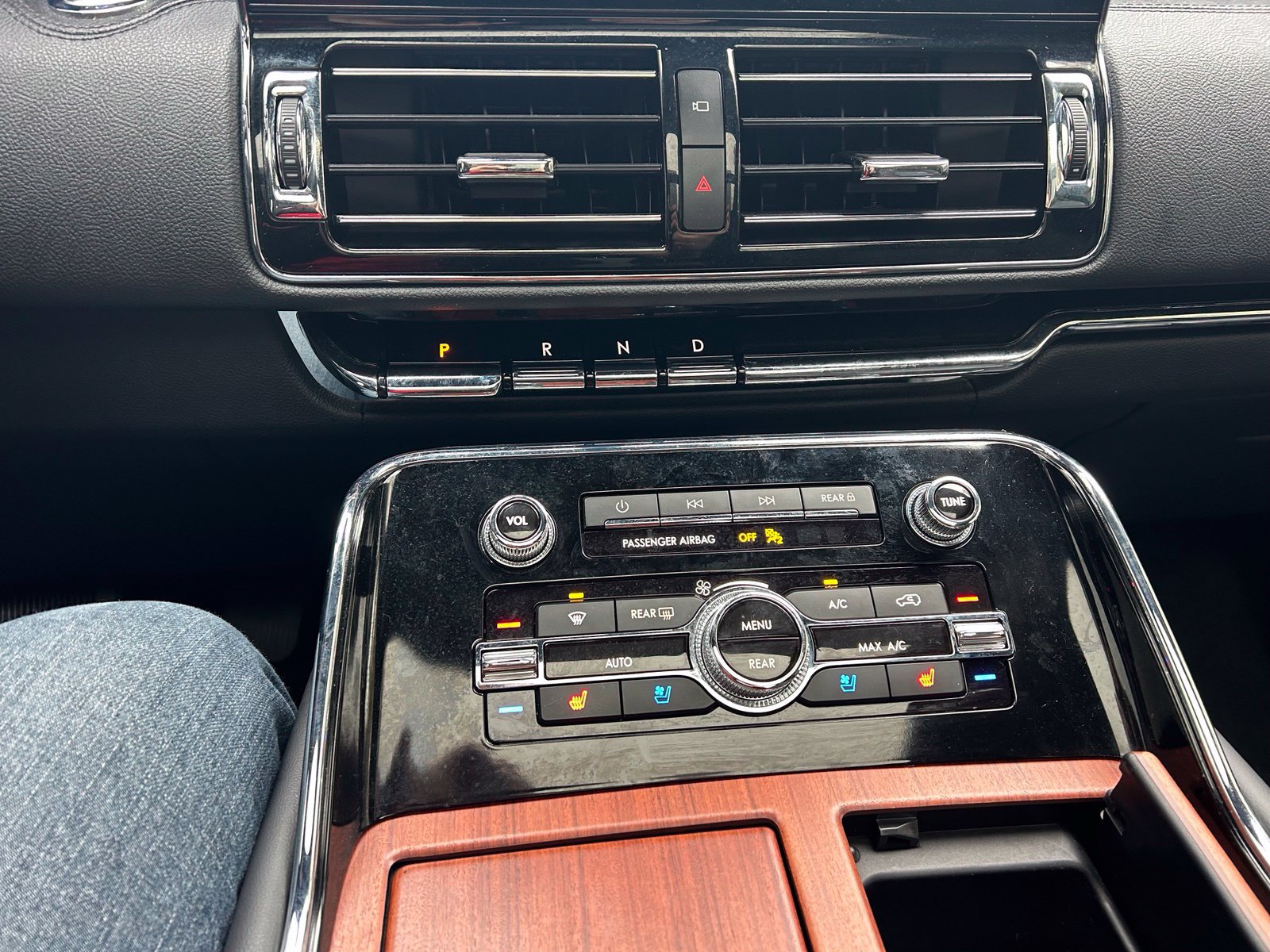 Used 2024 Lincoln Navigator Reserve AWD/4WD image 17