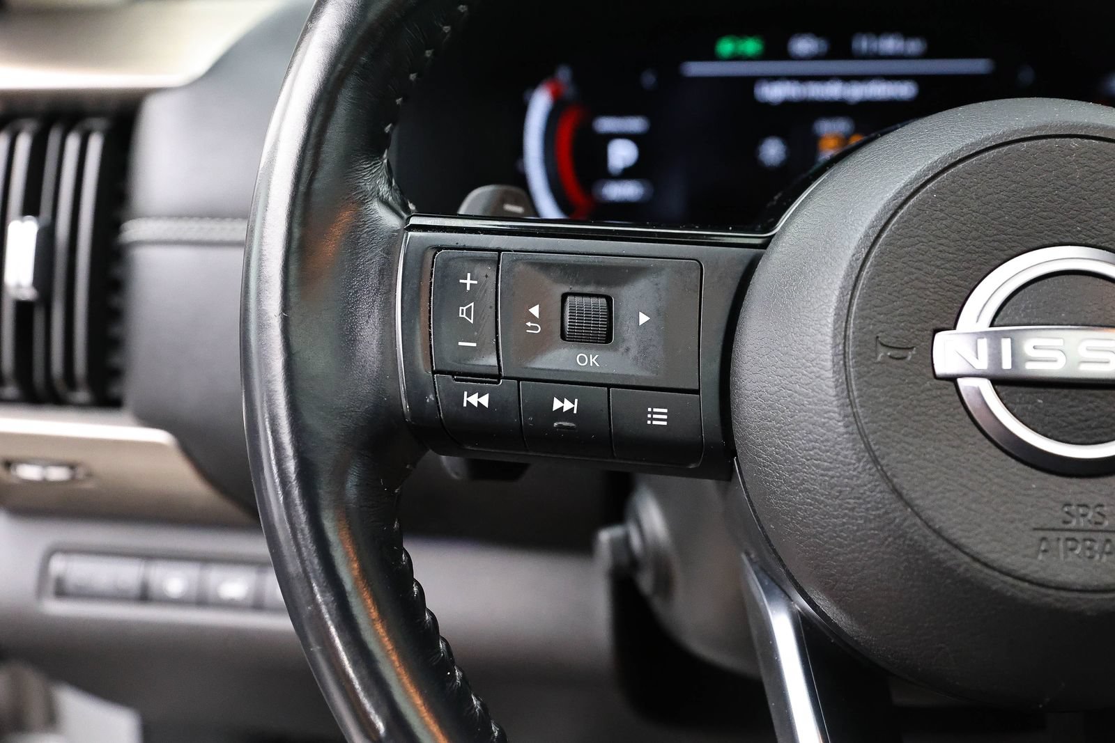 Used 2023 Nissan Pathfinder Platinum AWD/4WD image 14
