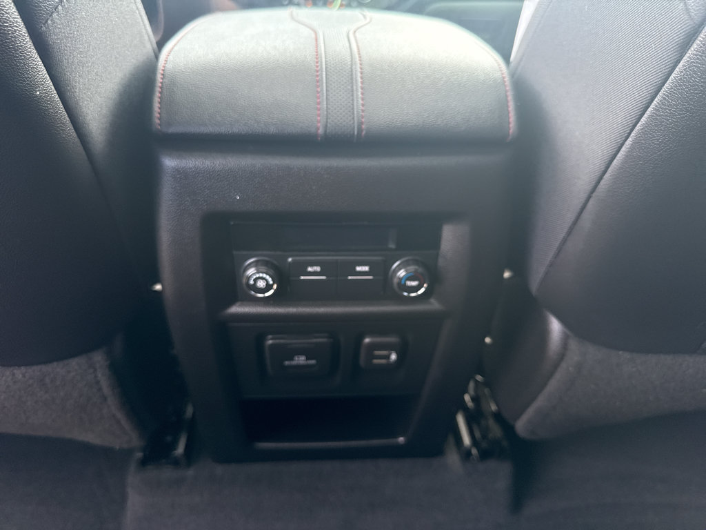 Certified 2022 Chevrolet Traverse RS w/ LPO, Floor Liner Package AWD/4WD image 33