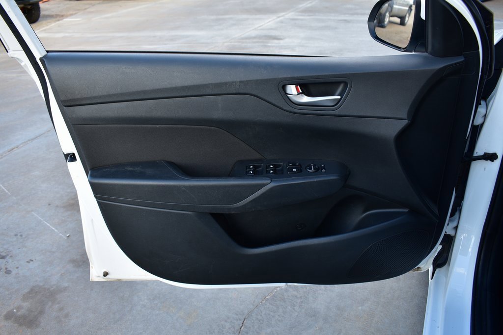 Used 2020 Hyundai Accent SE image 12