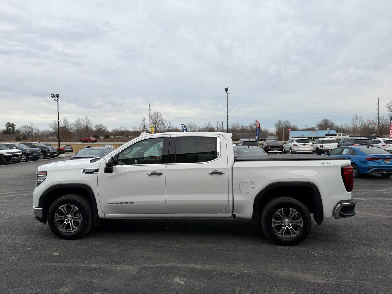 Used 2026 GMC Sierra 1500 SLT image 10