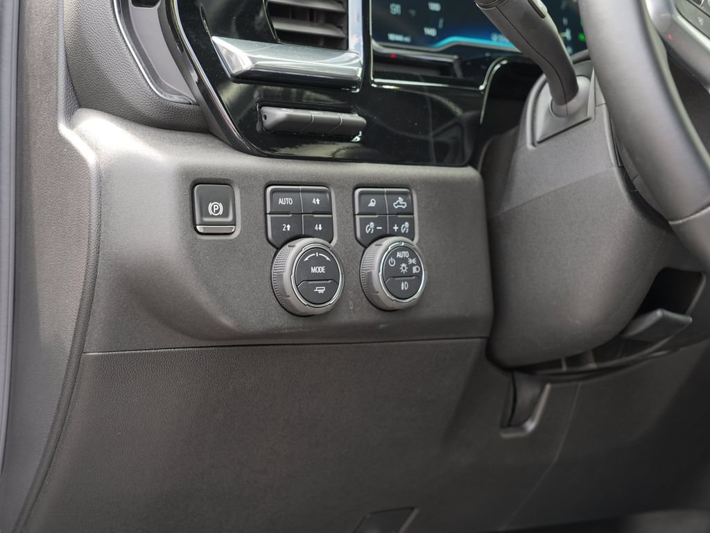 Certified 2025 Chevrolet Silverado 3500 LTZ w/ LTZ Plus Package AWD/4WD image 15