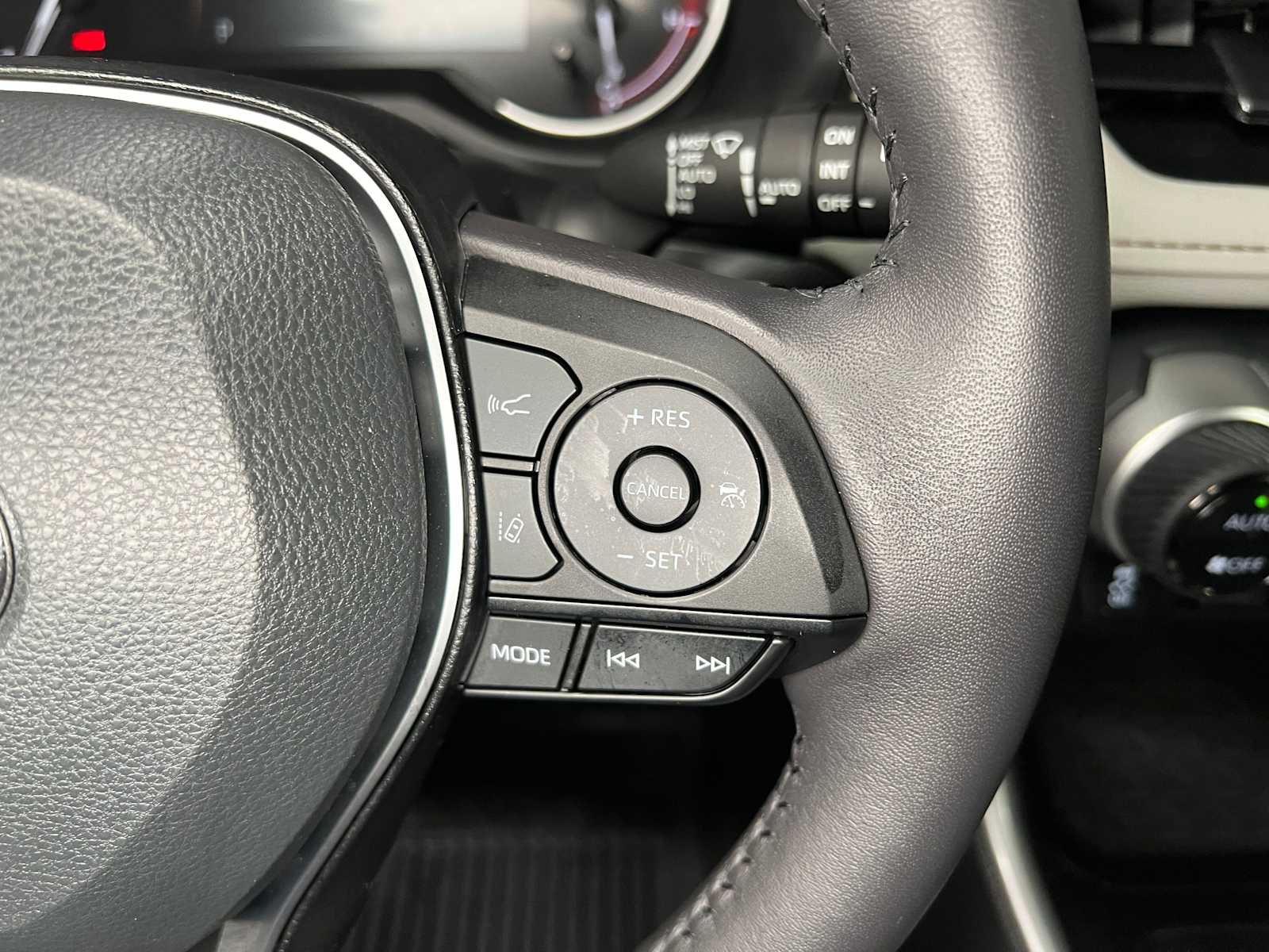Used 2025 Toyota RAV4 XLE Premium w/ Weather Package AWD/4WD image 30