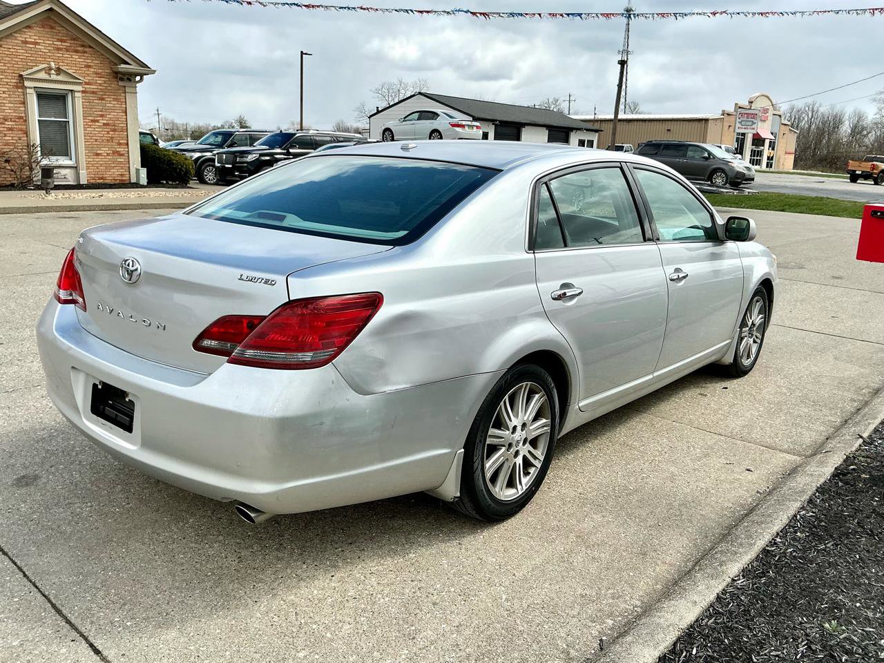 Used 2010 Toyota Avalon XL image 5
