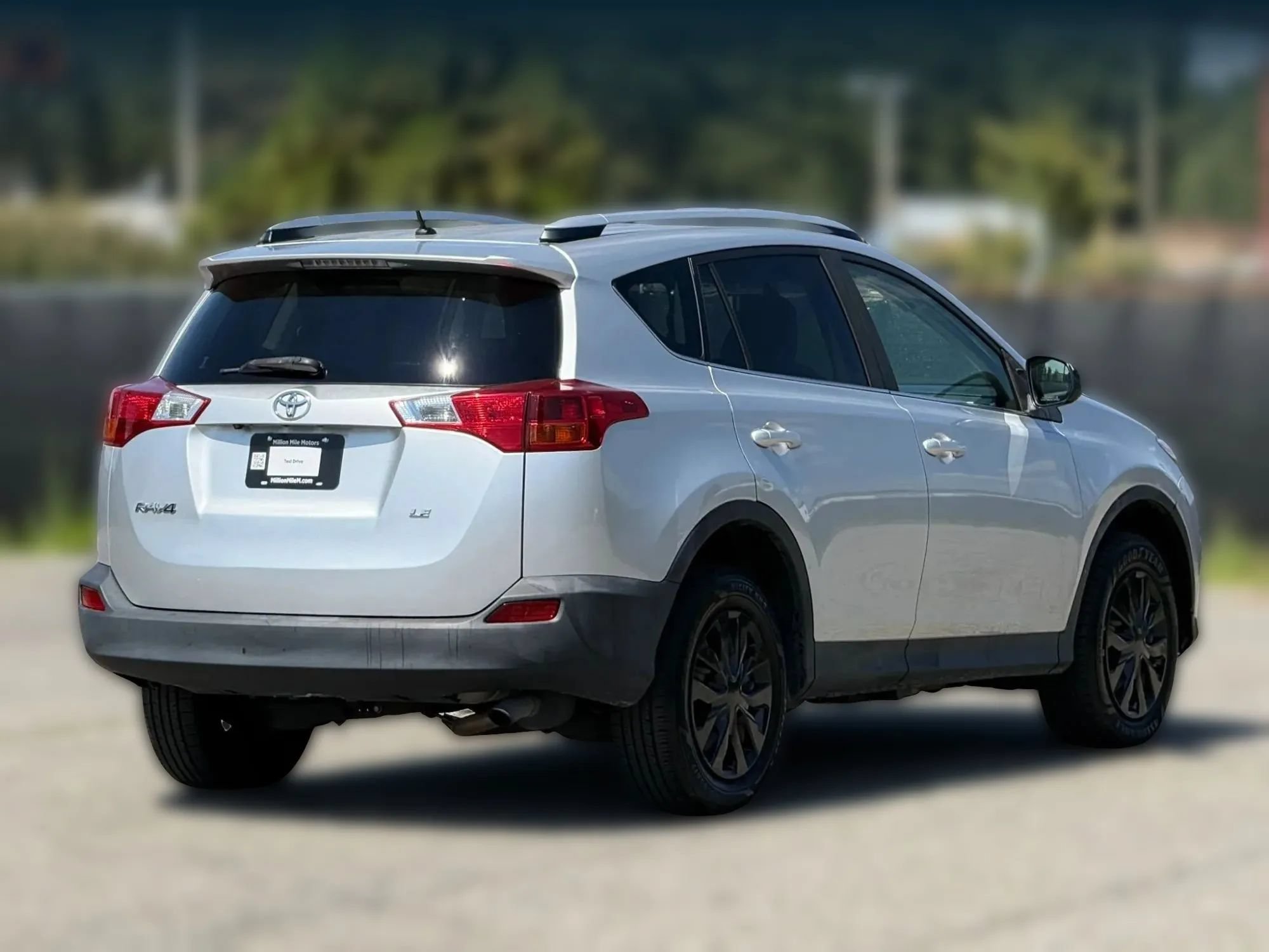 Used 2013 Toyota RAV4 LE FWD image 9