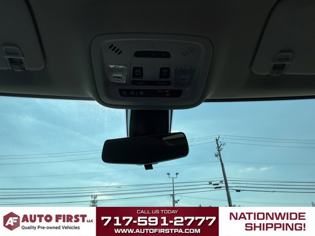 Used 2019 Chevrolet Traverse LT w/ LT Premium Package AWD/4WD image 34
