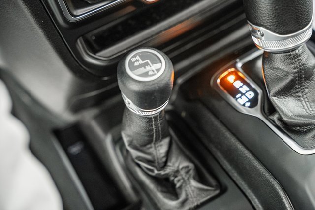 Used 2021 Jeep Gladiator Willys image 29