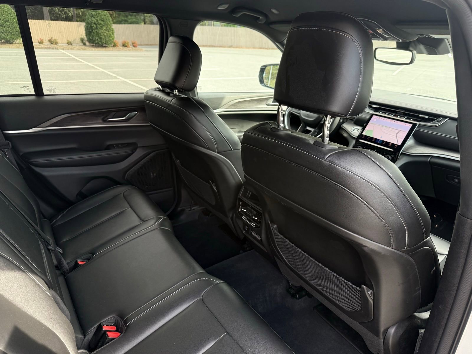 Used 2024 Jeep Grand Cherokee Limited image 18