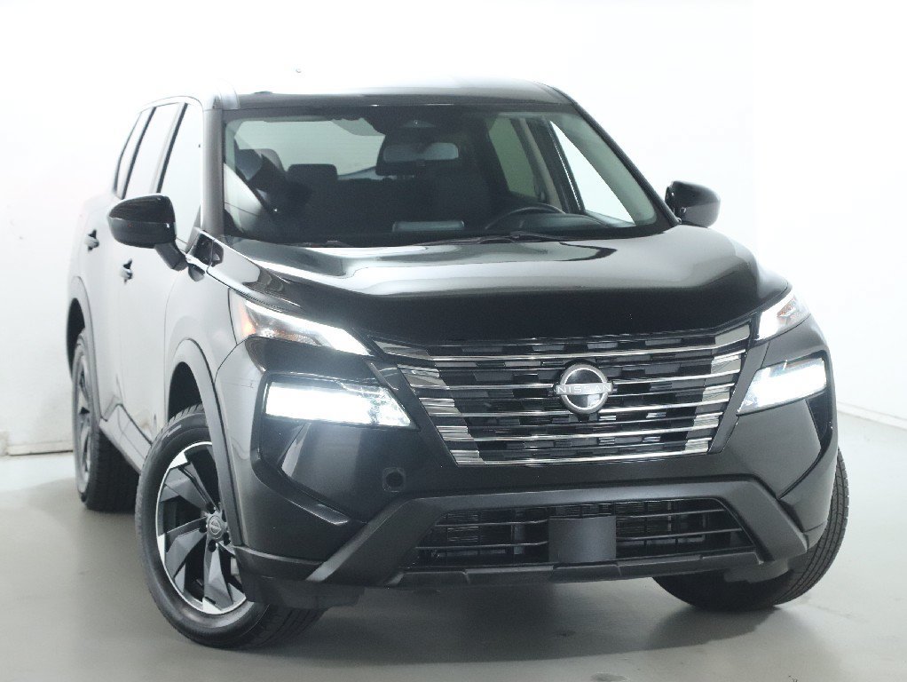 Used 2024 Nissan Rogue SV AWD/4WD image 2