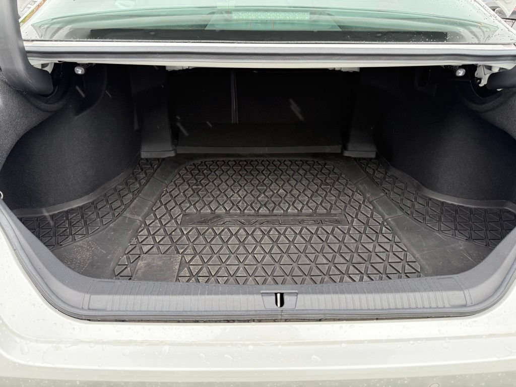 Used 2021 Toyota Avalon Limited w/ Advanced Safety Package FWD image 19