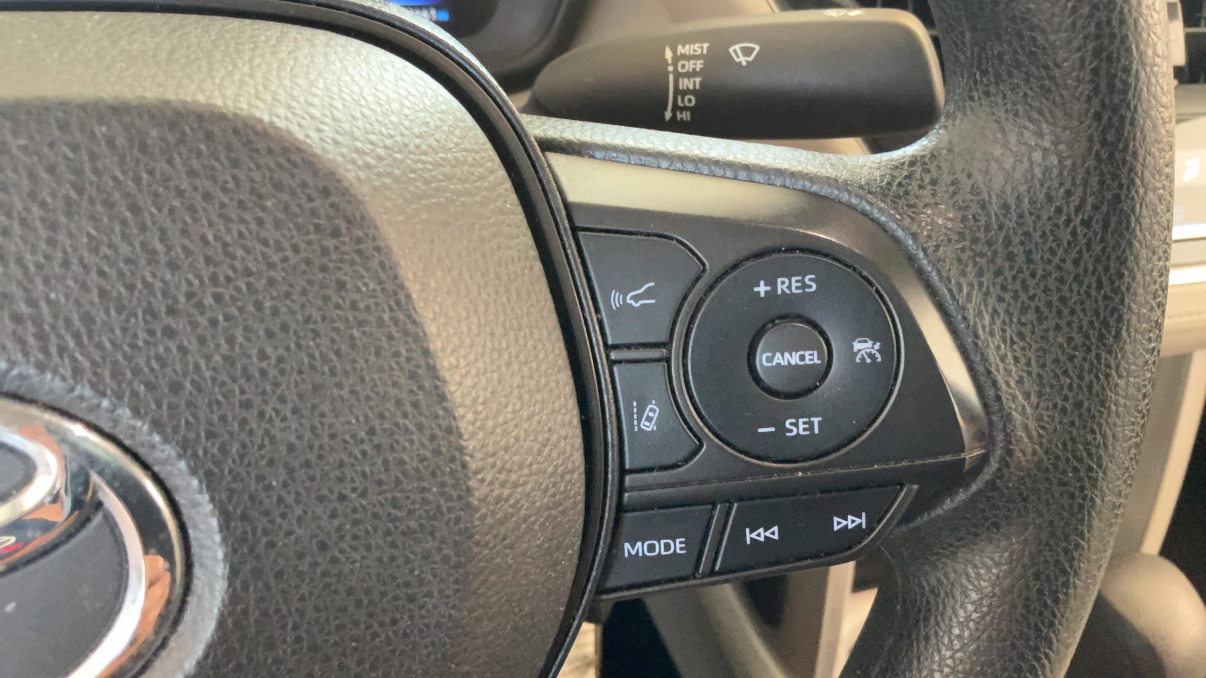 Certified 2022 Toyota Corolla Cross L AWD/4WD image 18