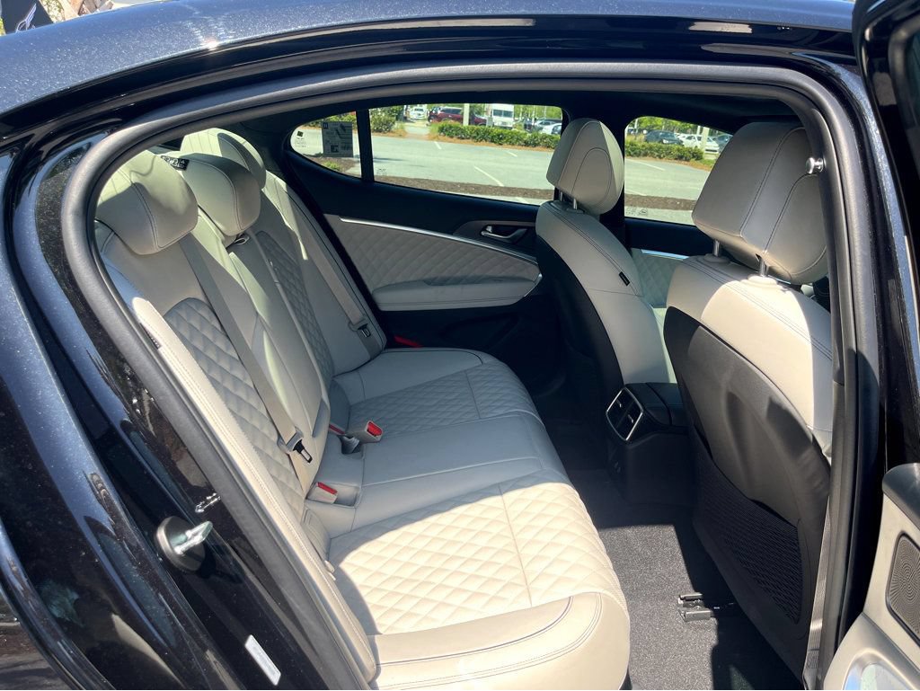 New 2025 Genesis G70 3.3T Advanced w/ Sport Prestige Package RWD image 23