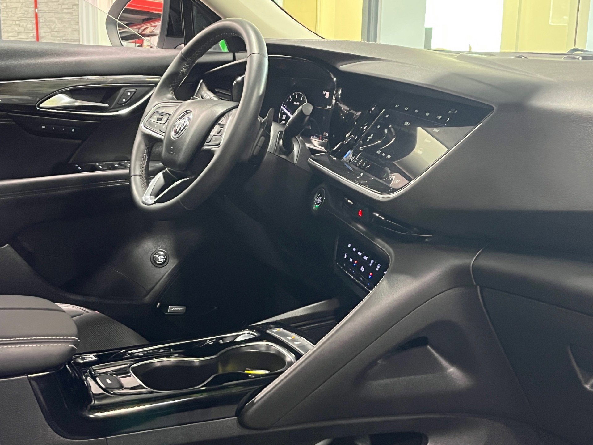 Certified 2022 Buick Envision Essence w/ Technology Package I image 10