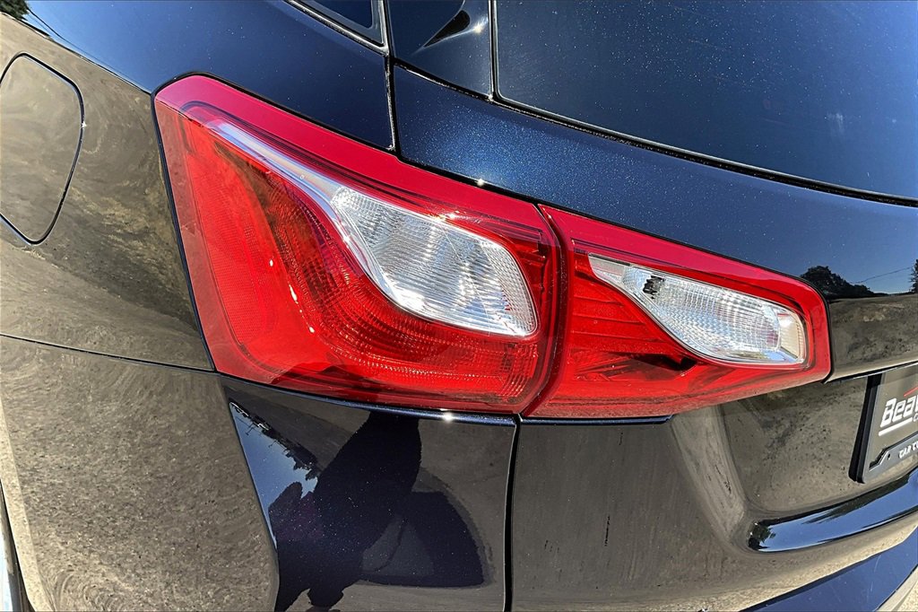 Used 2021 Chevrolet Equinox LT w/ Driver Convenience Package image 28