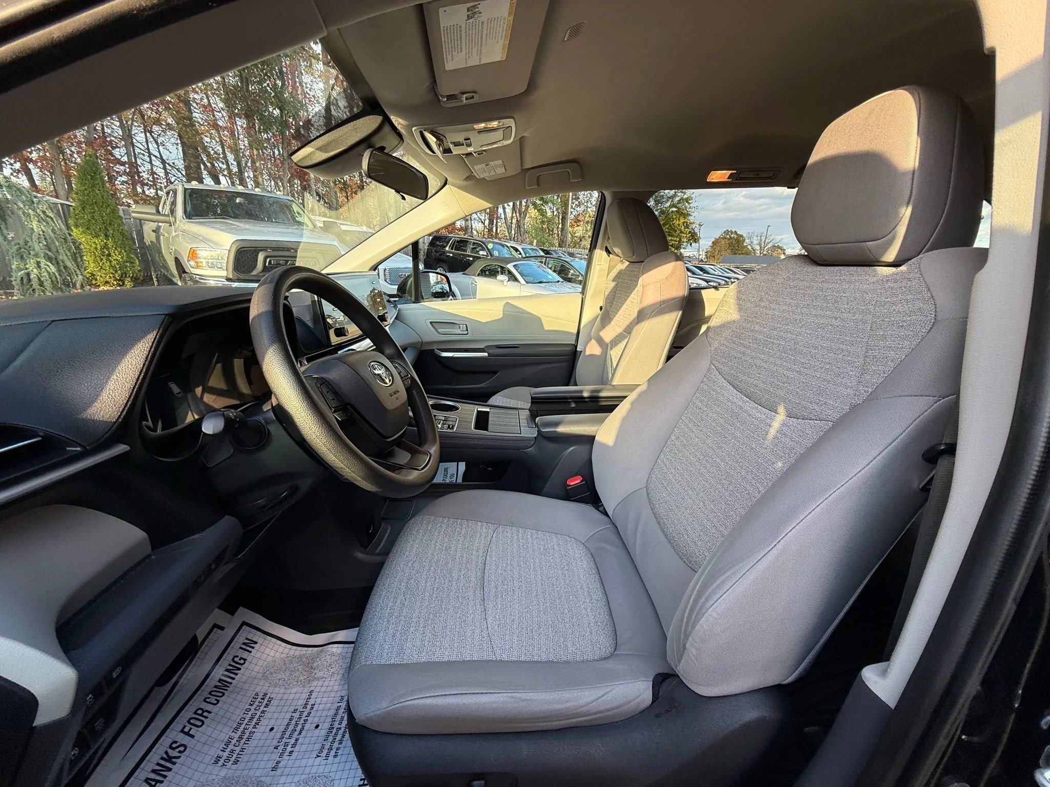 Used 2022 Toyota Sienna LE image 10