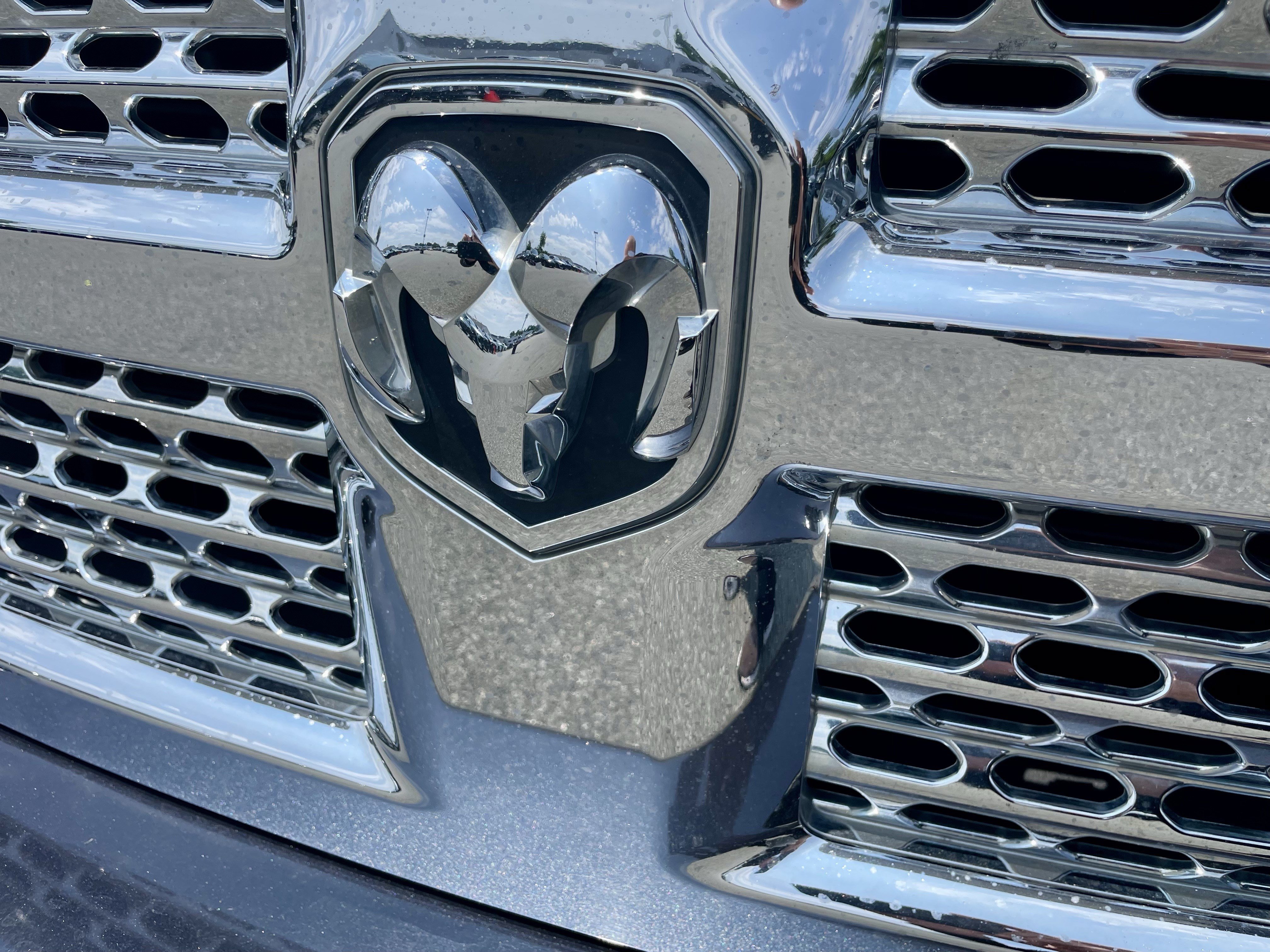 Used 2017 RAM 1500 Laramie w/ Convenience Group AWD/4WD image 31