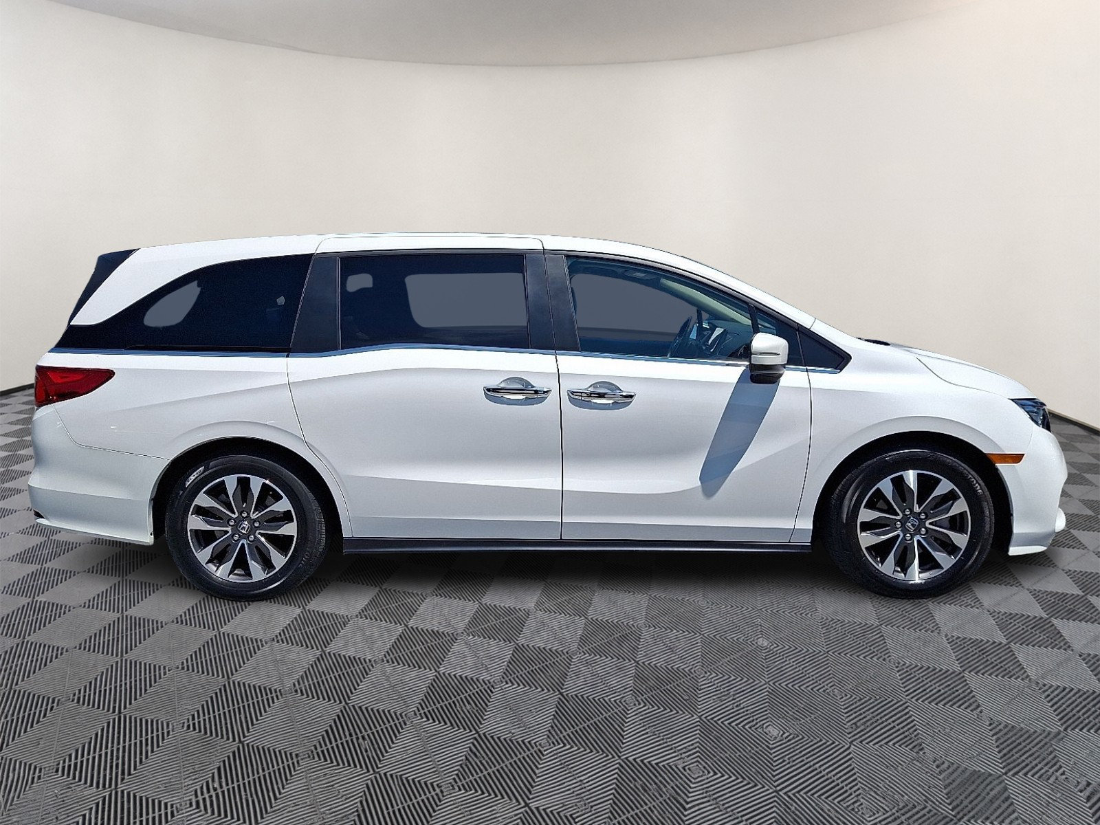 Used 2023 Honda Odyssey EX-L image 7