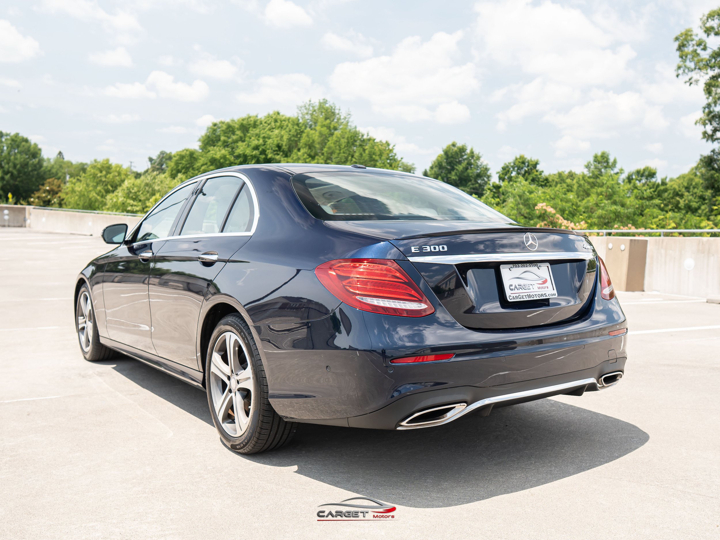 Used 2017 Mercedes-Benz E 300 4MATIC image 5