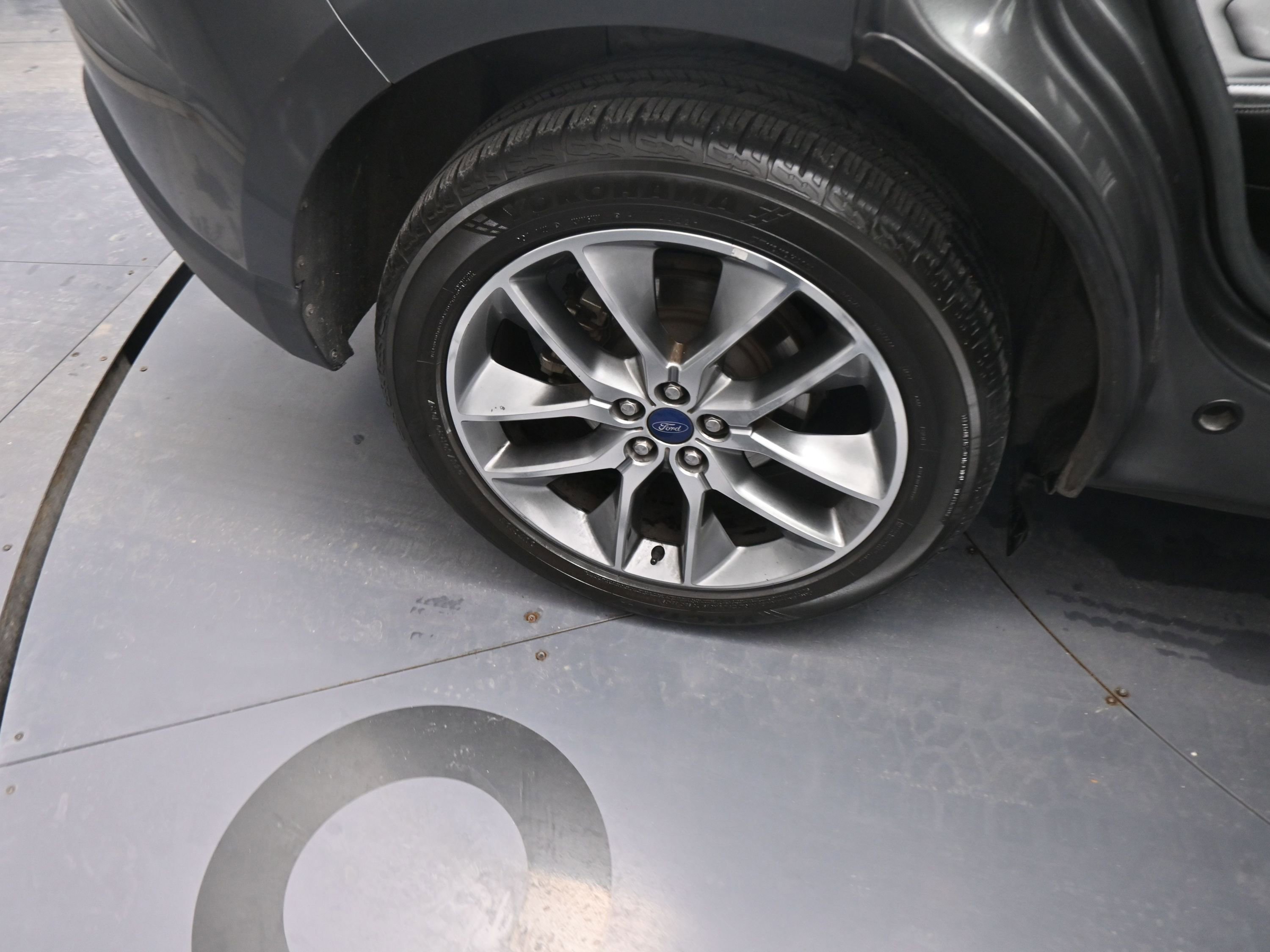 Used 2016 Ford Edge Titanium w/ Equipment Group 301A AWD/4WD image 21