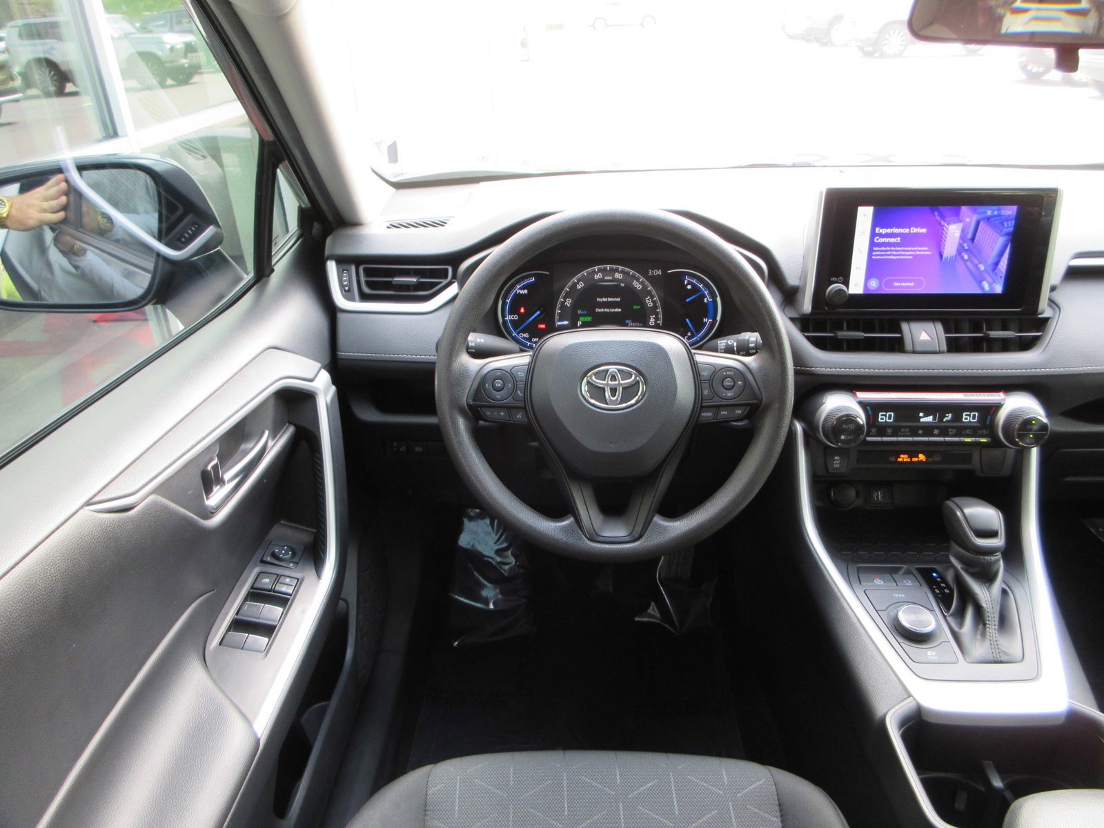Used 2024 Toyota RAV4 XLE AWD/4WD image 31
