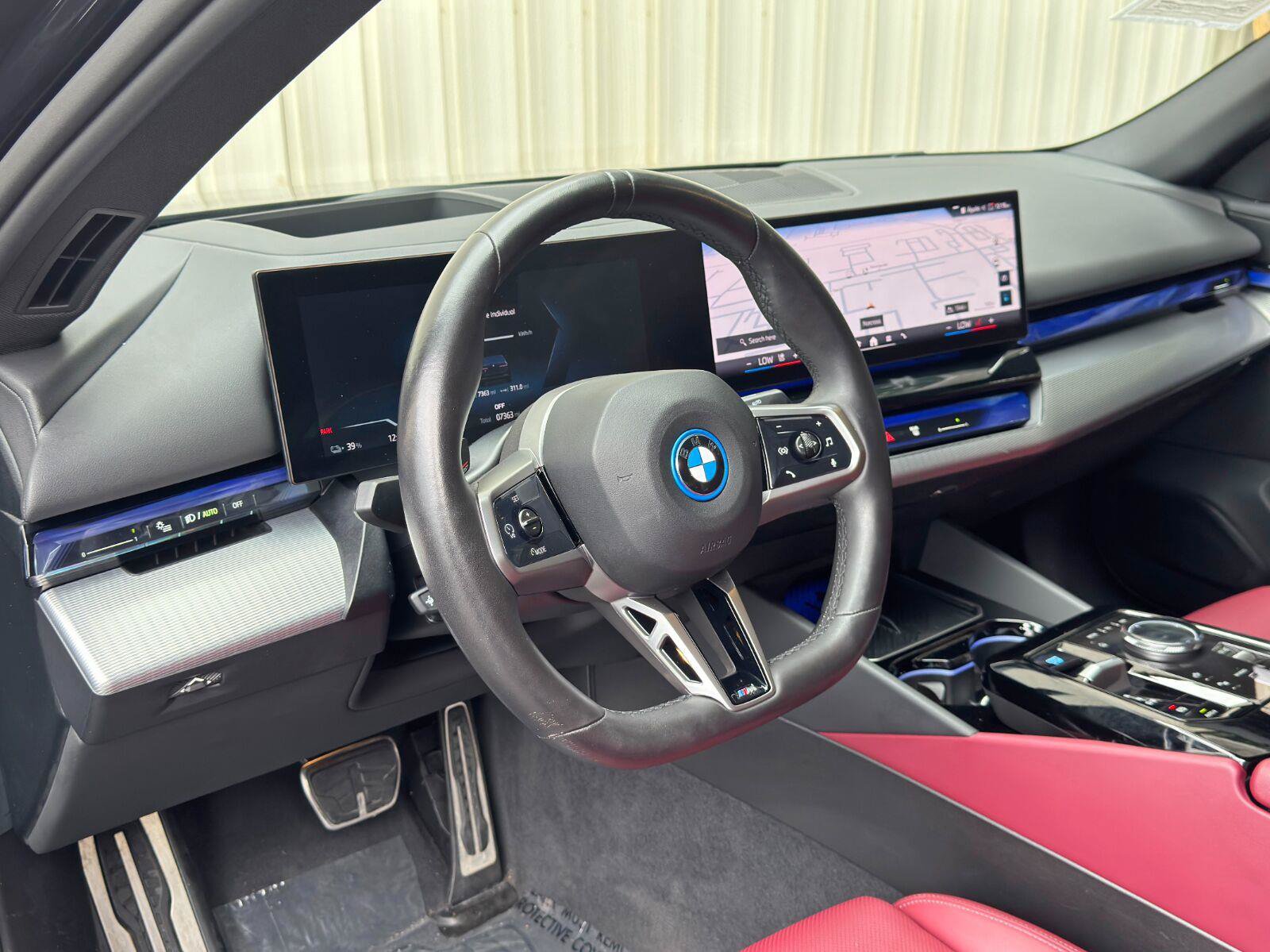 Used 2025 BMW i5 xDrive40 w/ M Sport Package AWD/4WD image 13