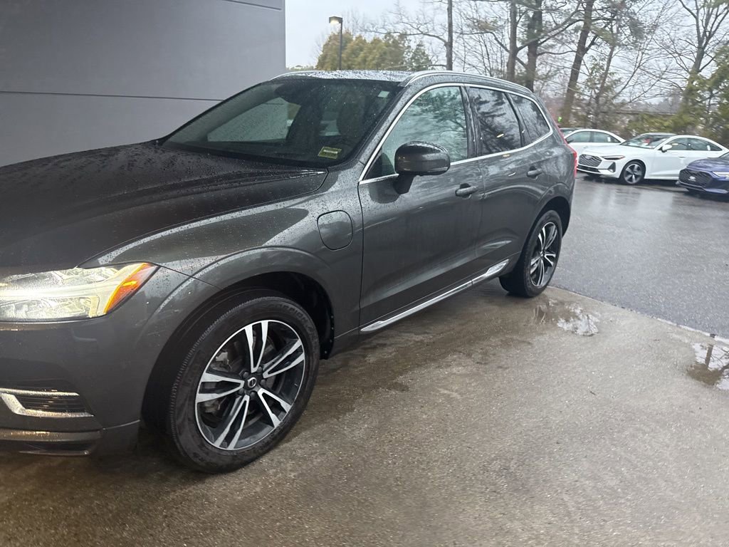Used 2021 Volvo XC60 T8 Inscription Expression w/ Advanced Package AWD/4WD image 2