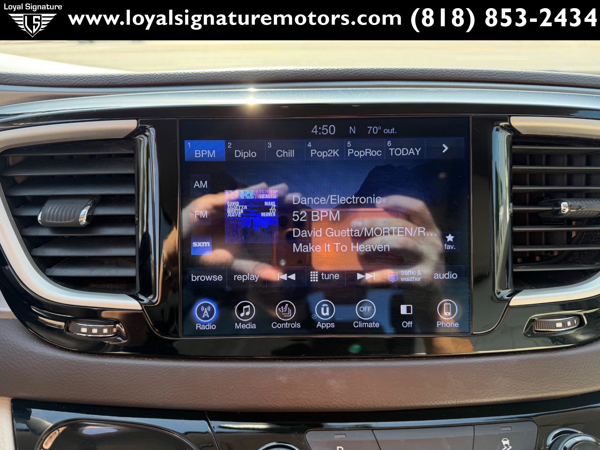 Used 2017 Chrysler Pacifica Touring-L w/ Tire & Wheel Group FWD image 28