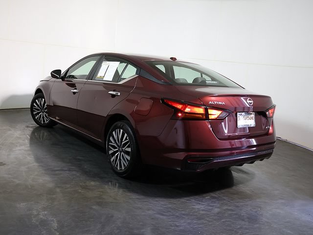 Used 2025 Nissan Altima 2.5 SV AWD/4WD image 2