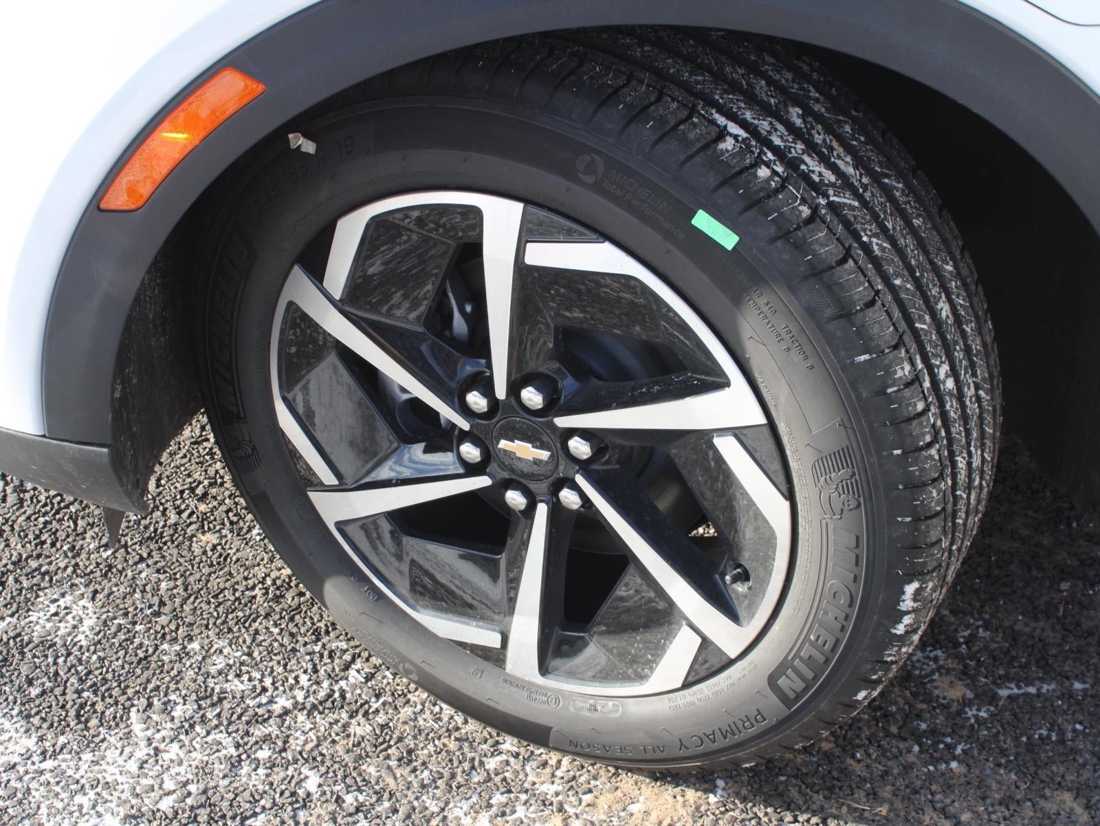 New 2026 Chevrolet Equinox EV LT image 18
