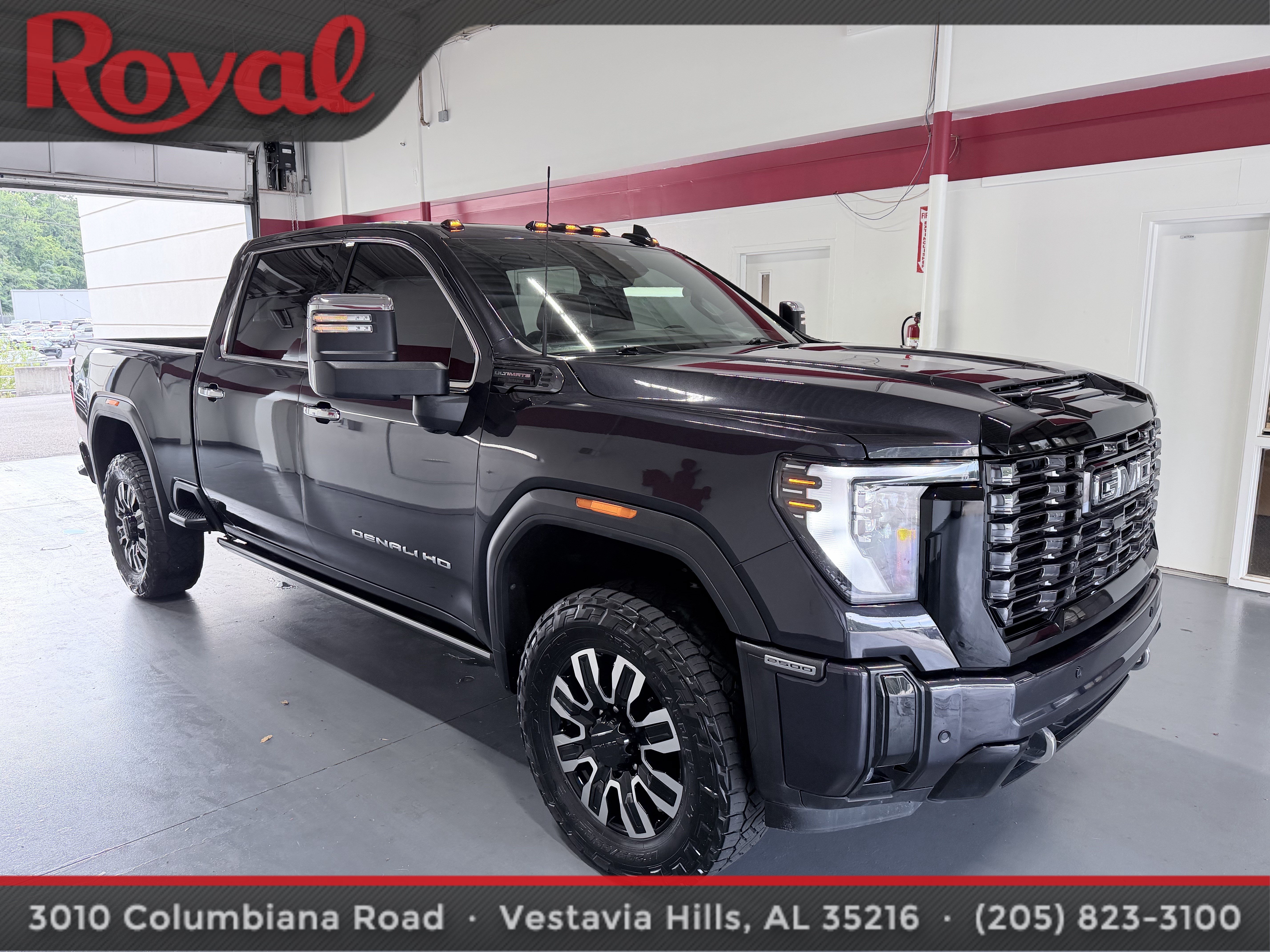 Used 2025 GMC Sierra 2500 Denali Ultimate w/ Max Trailering Package AWD/4WD image 3