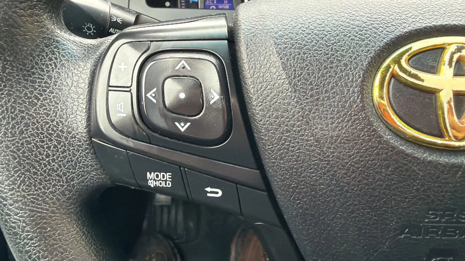 Used 2015 Toyota Camry LE FWD image 12