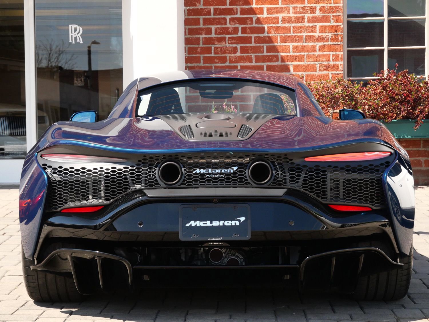 Used 2023 McLaren Artura image 5