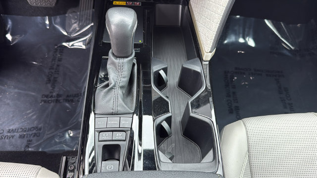 Used 2026 Toyota Camry XLE FWD image 25