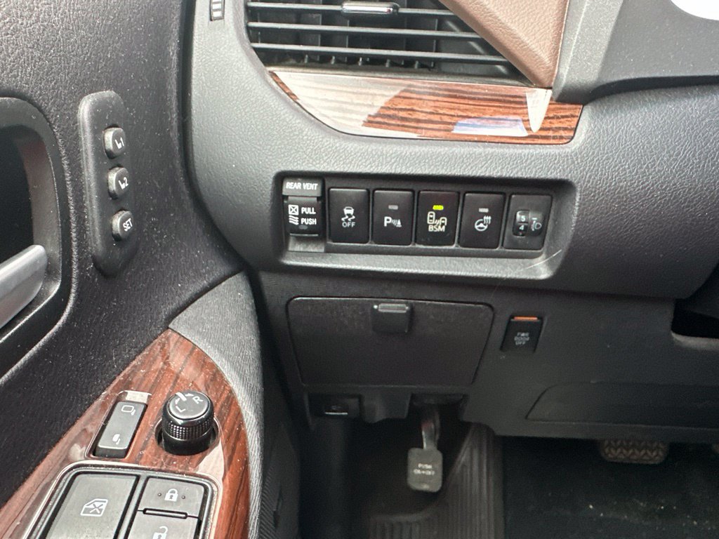 Used 2015 Toyota Sienna Limited Premium AWD/4WD image 34