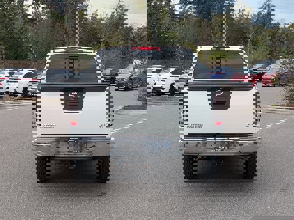 Used 2015 Nissan Frontier SV w/ SV Value Truck Package image 4