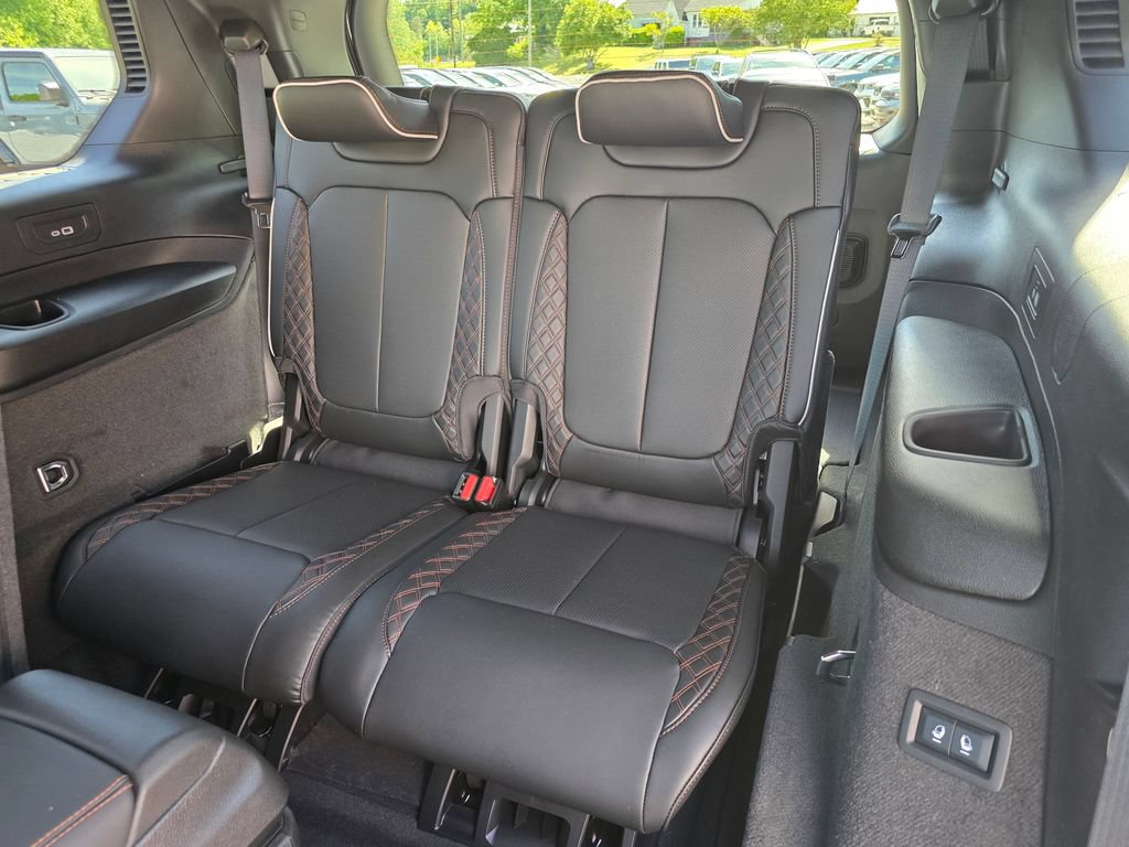 New 2026 Jeep Grand Cherokee L Summit w/ Obsidian Package AWD/4WD image 13