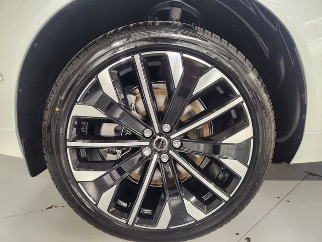 New 2026 Volvo XC60 T8 Ultra w/ Protection Package Premier AWD/4WD image 8