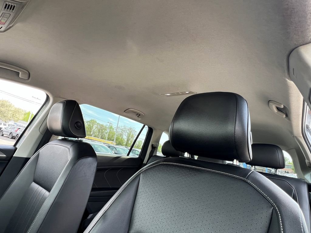 Used 2022 Volkswagen Tiguan SE AWD/4WD image 18