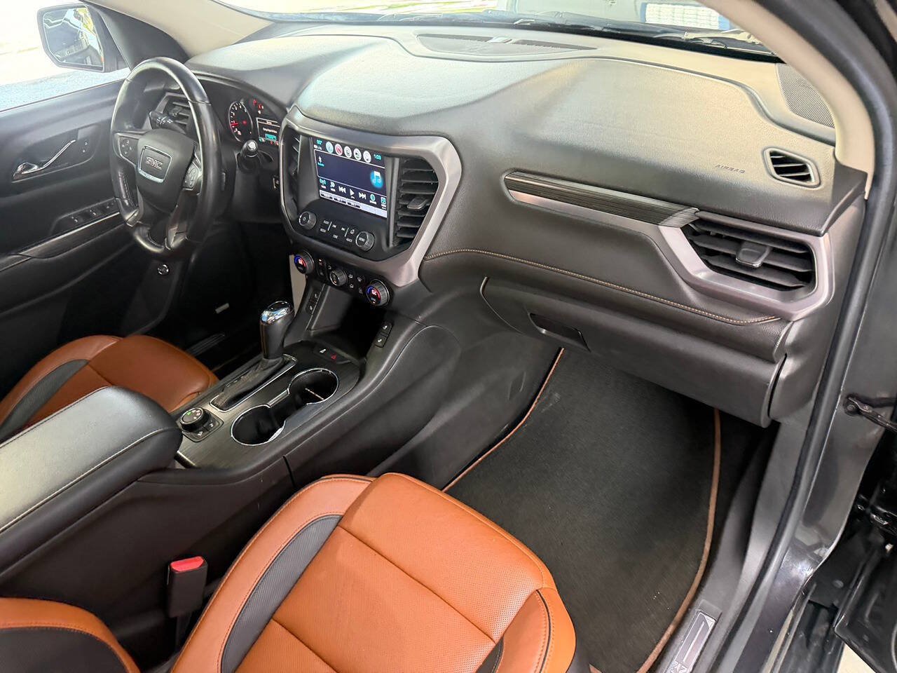Used 2017 GMC Acadia SLT AWD/4WD image 23