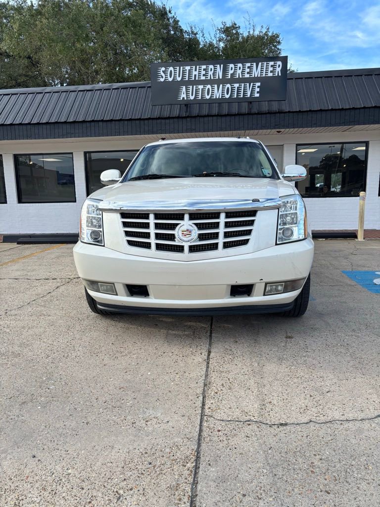Used 2012 Cadillac Escalade ESV Luxury image 2