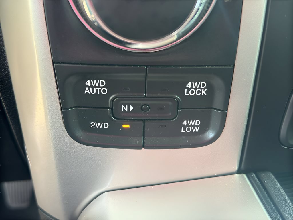 Used 2019 RAM 1500 Classic SLT AWD/4WD image 23
