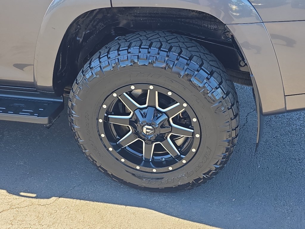 Certified 2019 Toyota 4Runner SR5 AWD/4WD image 10