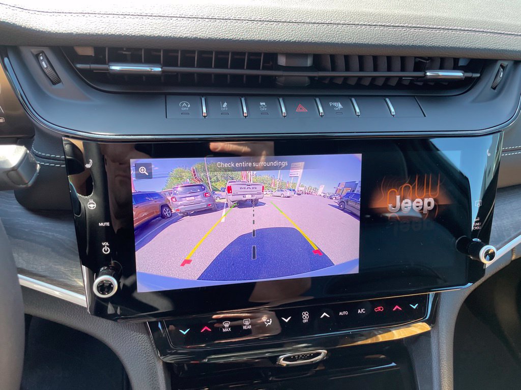 New 2027 Jeep Grand Cherokee Altitude AWD/4WD image 16