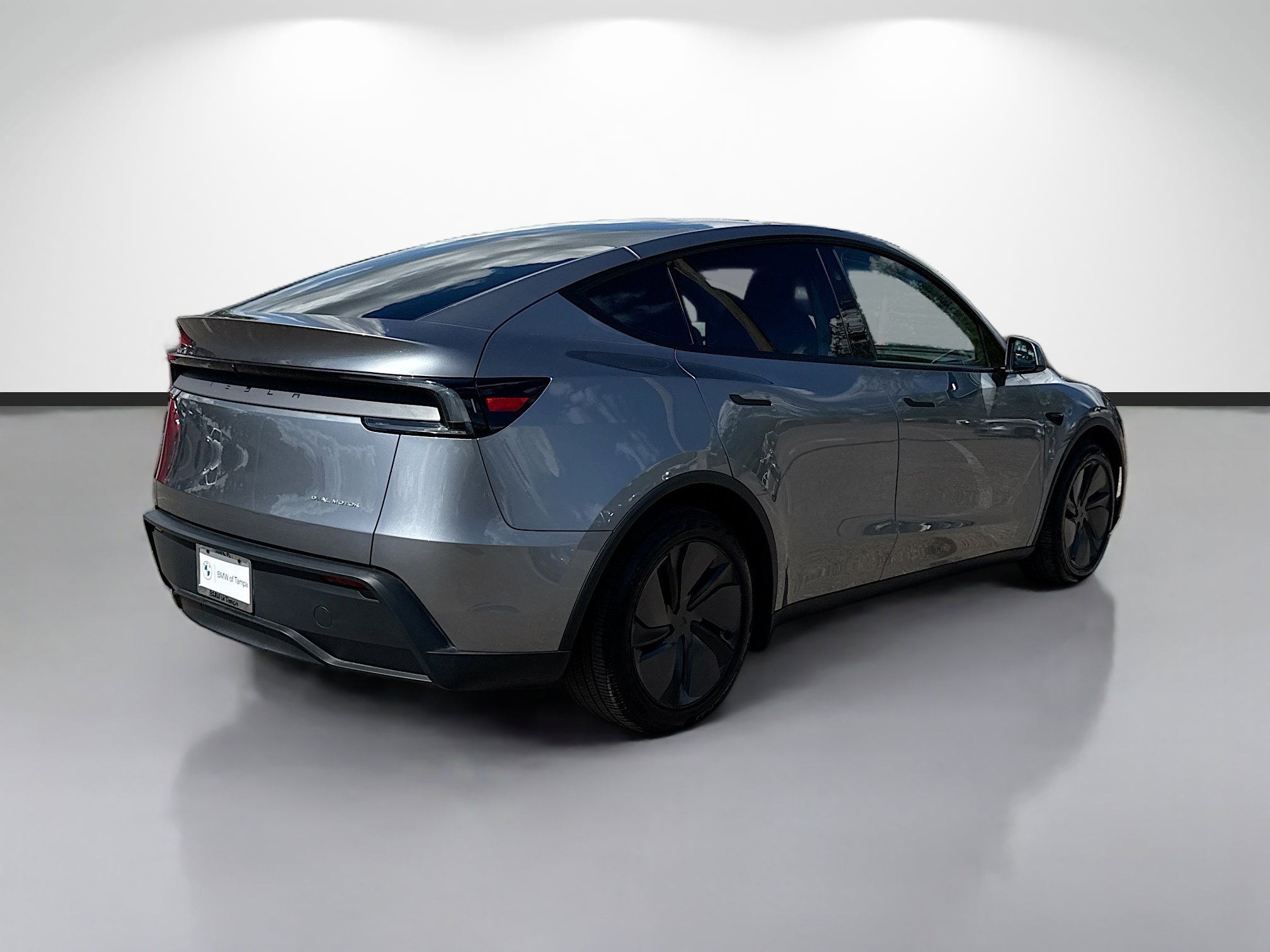Used 2026 Tesla Model Y AWD image 3