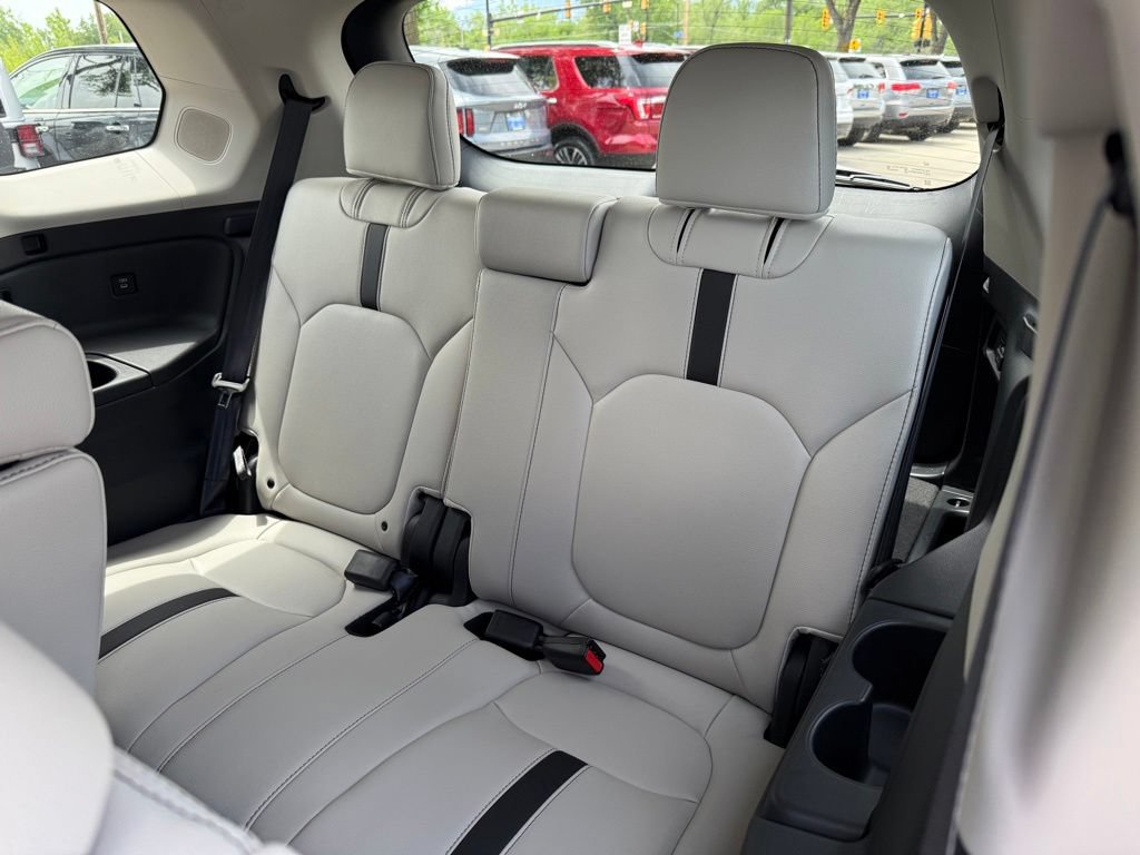 Certified 2026 Honda Pilot Touring image 18