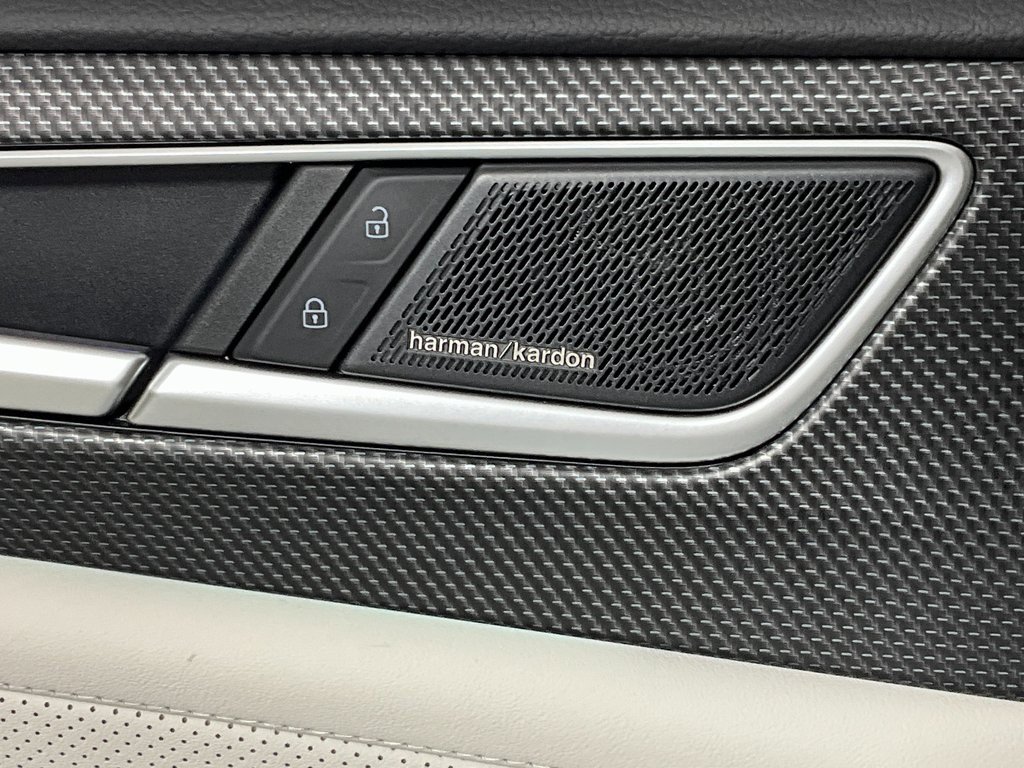 Used 2024 Volkswagen Atlas Cross Sport SEL Premium R-Line image 18