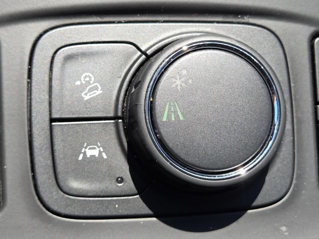 Used 2023 GMC Terrain SLT w/ Elevation Edition FWD image 31